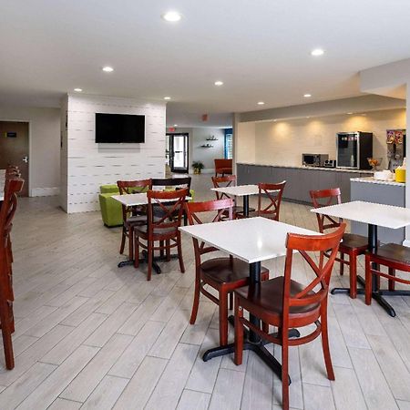 Days Inn By Wyndham Louisburg Buitenkant foto