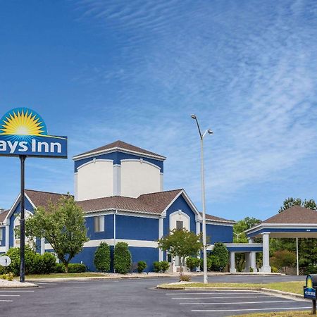 Days Inn By Wyndham Louisburg Buitenkant foto