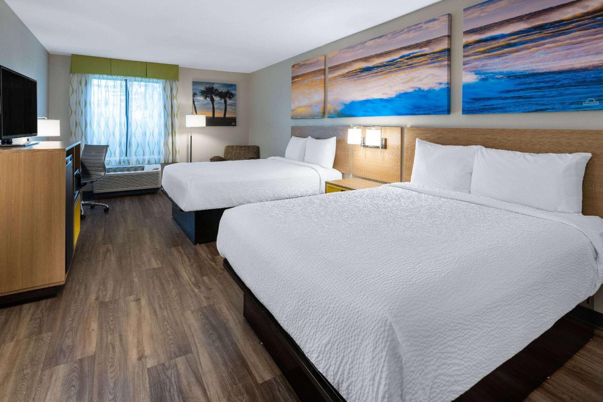 Days Inn By Wyndham Louisburg Buitenkant foto